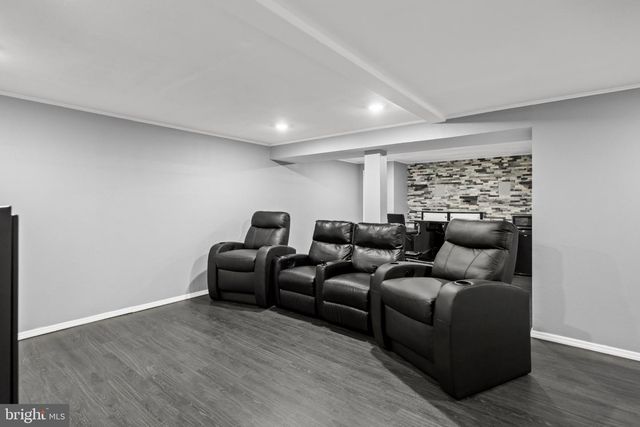 8 QUINCY MANOR LN, Burlington, NJ 08016