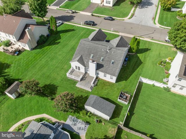 8 QUINCY MANOR LN, Burlington, NJ 08016