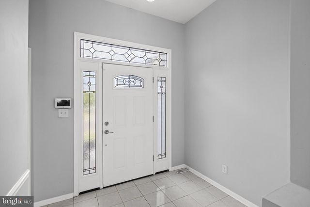 8 QUINCY MANOR LN, Burlington, NJ 08016