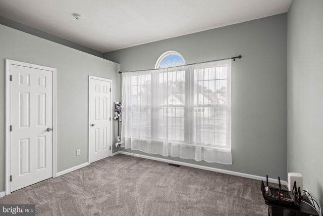 8 QUINCY MANOR LN, Burlington, NJ 08016
