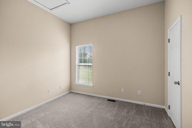 8 QUINCY MANOR LN, Burlington, NJ 08016
