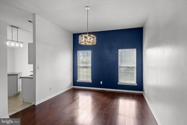 8 QUINCY MANOR LN, Burlington, NJ 08016