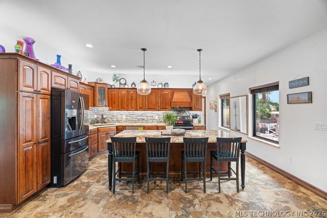 9094 Waters Edge, Kingston, OK 73439