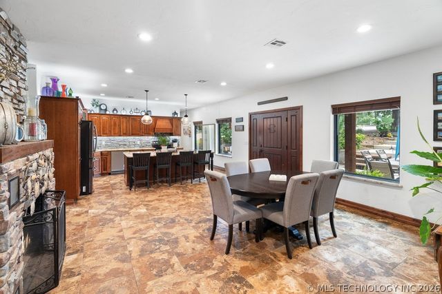 9094 Waters Edge, Kingston, OK 73439