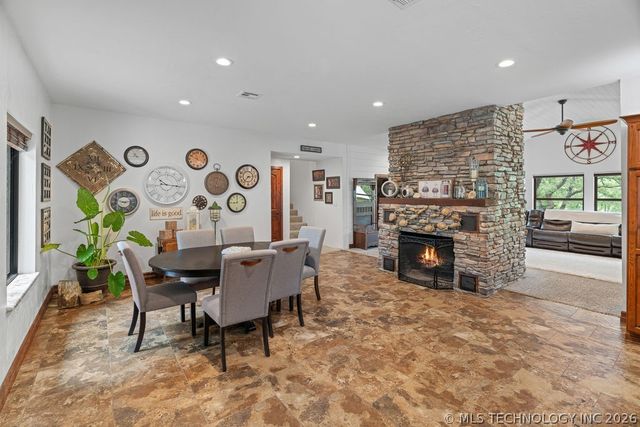 9094 Waters Edge, Kingston, OK 73439