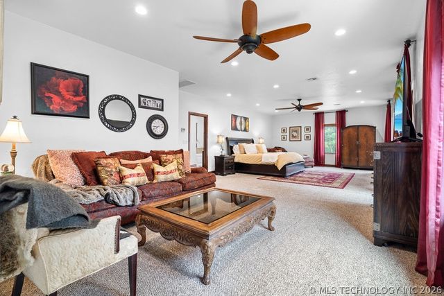 9094 Waters Edge, Kingston, OK 73439