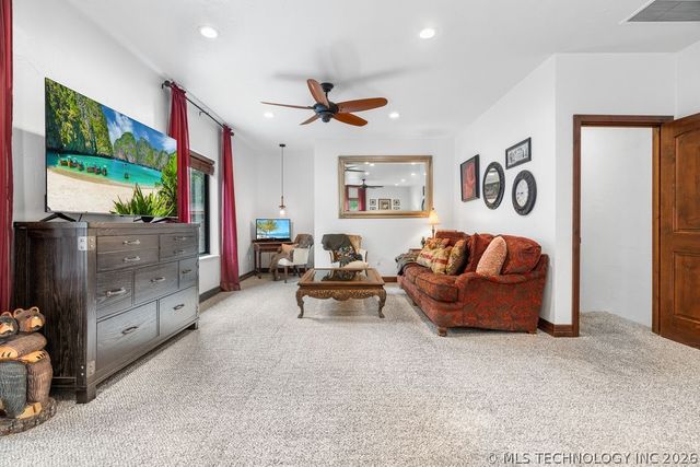 9094 Waters Edge, Kingston, OK 73439