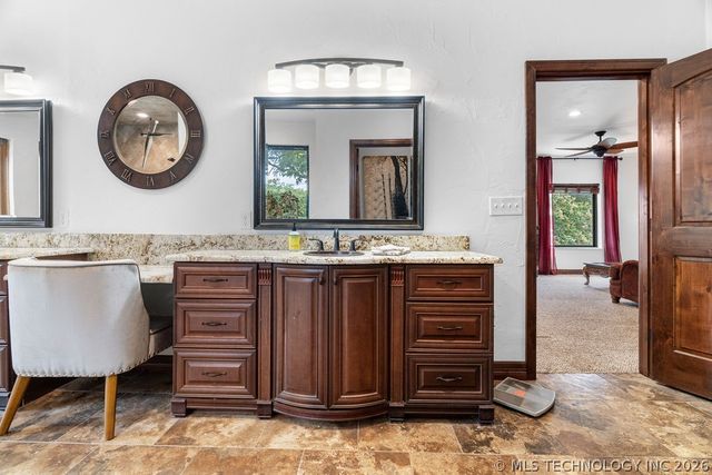 9094 Waters Edge, Kingston, OK 73439