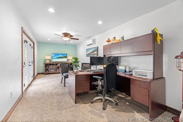 9094 Waters Edge, Kingston, OK 73439