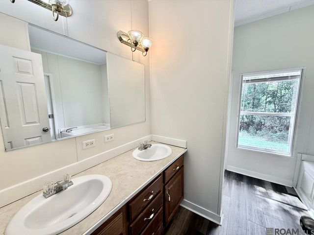 41457 Cemetary Rd, Gonzales, LA 70737