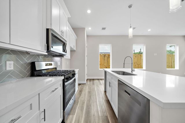 7510 Sandle Street, Houston, TX 77088