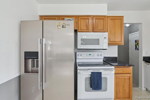 35728 Dunston Drive, Sterling Heights, MI 48310