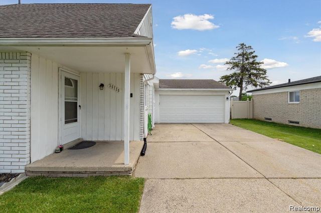 35728 Dunston Drive, Sterling Heights, MI 48310
