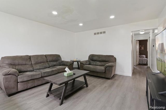35728 Dunston Drive, Sterling Heights, MI 48310
