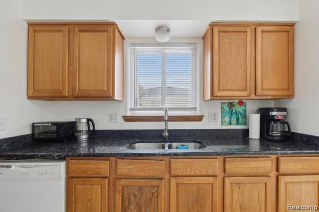 35728 Dunston Drive, Sterling Heights, MI 48310