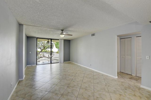 890 N Federal Highway 206, Lantana, FL 33462