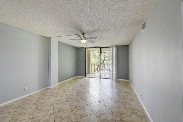 890 N Federal Highway 206, Lantana, FL 33462