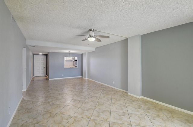 890 N Federal Highway 206, Lantana, FL 33462