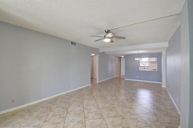 890 N Federal Highway 206, Lantana, FL 33462