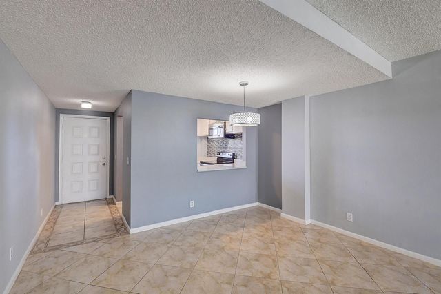 890 N Federal Highway 206, Lantana, FL 33462