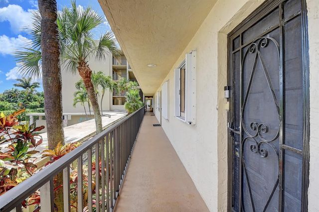 890 N Federal Highway 206, Lantana, FL 33462