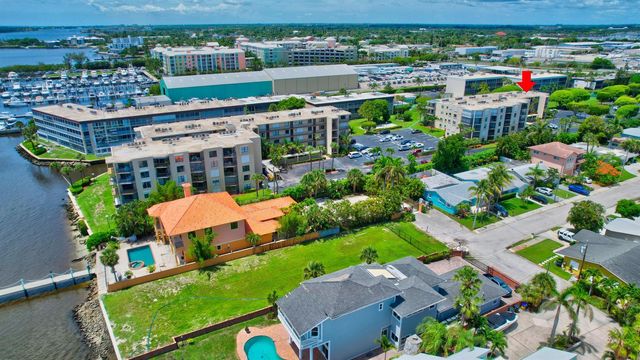 890 N Federal Highway 206, Lantana, FL 33462
