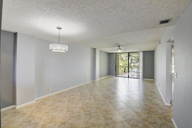 890 N Federal Highway 206, Lantana, FL 33462