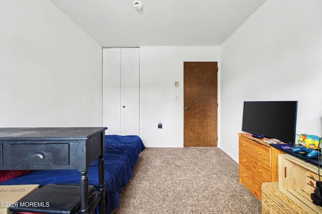 18B Yorkshire Court b, Manchester, NJ 08759