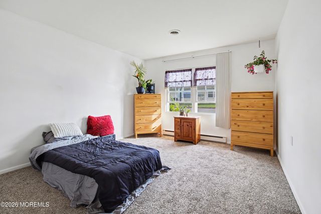 18B Yorkshire Court b, Manchester, NJ 08759