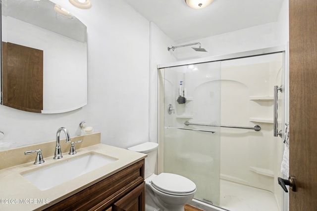 18B Yorkshire Court b, Manchester, NJ 08759