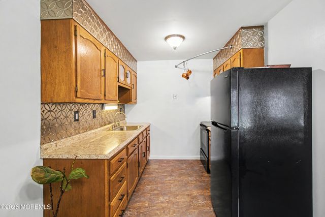 18B Yorkshire Court b, Manchester, NJ 08759