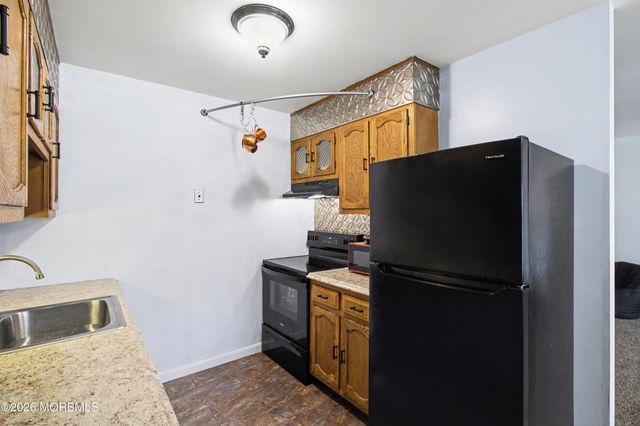 18B Yorkshire Court b, Manchester, NJ 08759