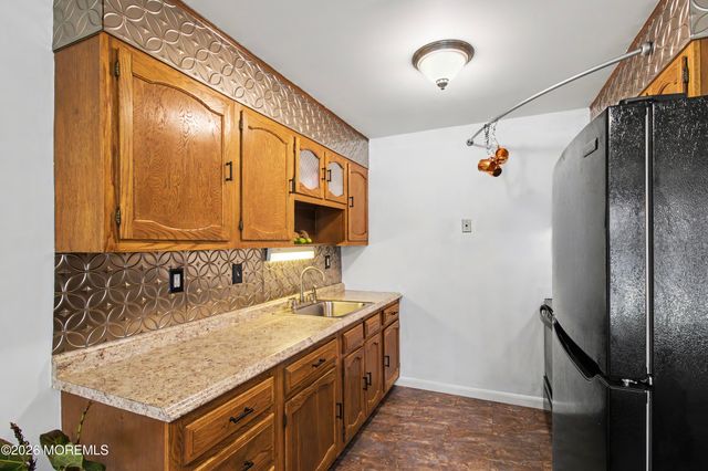 18B Yorkshire Court b, Manchester, NJ 08759