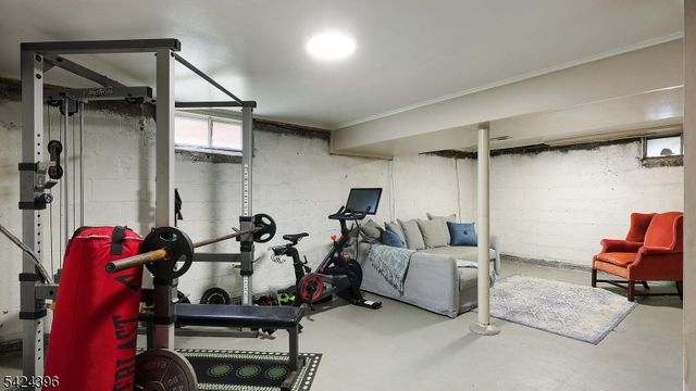 333 Giles Ave, Middlesex Boro, NJ 08846