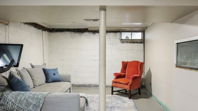 333 Giles Ave, Middlesex Boro, NJ 08846