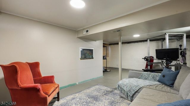 333 Giles Ave, Middlesex Boro, NJ 08846