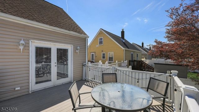 333 Giles Ave, Middlesex Boro, NJ 08846