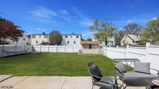 333 Giles Ave, Middlesex Boro, NJ 08846