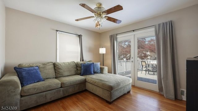 333 Giles Ave, Middlesex Boro, NJ 08846