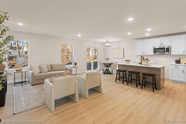 112 Parsons Lane, Saline, MI 48176