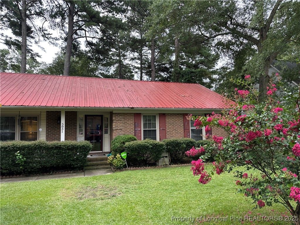 5831 Pettigrew Drive, Fayetteville, NC 28314