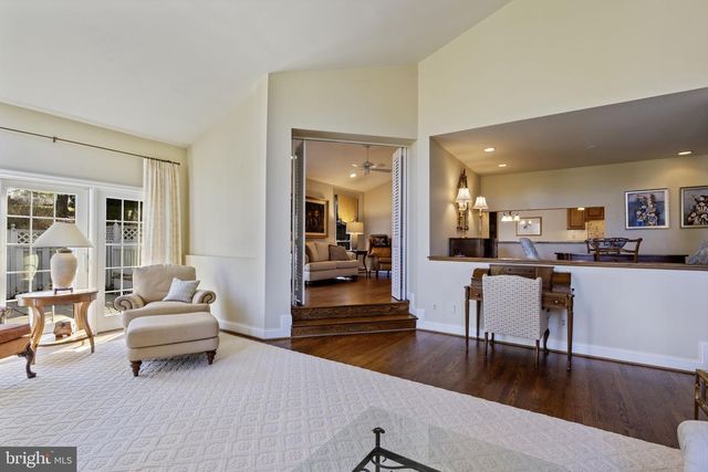 7 DEEP RUN RD, Lutherville Timonium, MD 21093