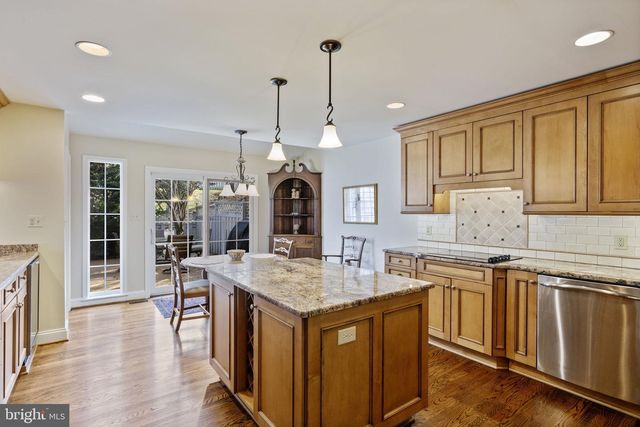 7 DEEP RUN RD, Lutherville Timonium, MD 21093