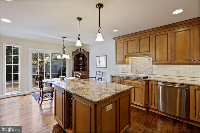 7 DEEP RUN RD, Lutherville Timonium, MD 21093