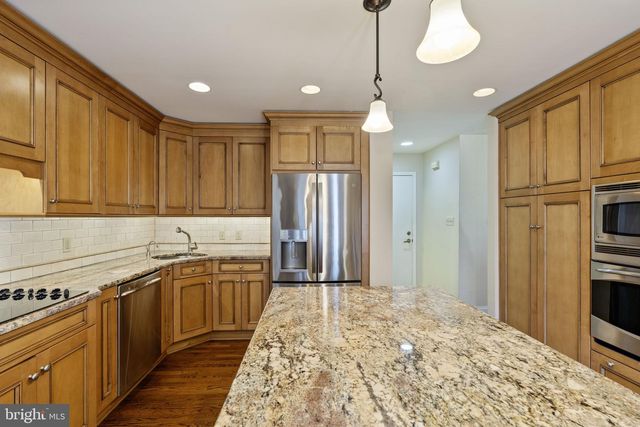 7 DEEP RUN RD, Lutherville Timonium, MD 21093