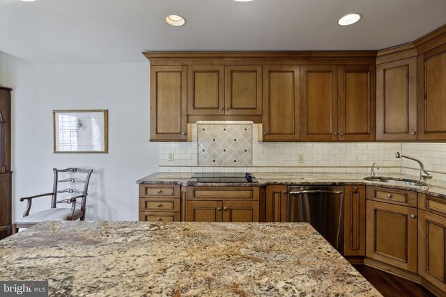 7 DEEP RUN RD, Lutherville Timonium, MD 21093