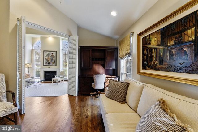 7 DEEP RUN RD, Lutherville Timonium, MD 21093