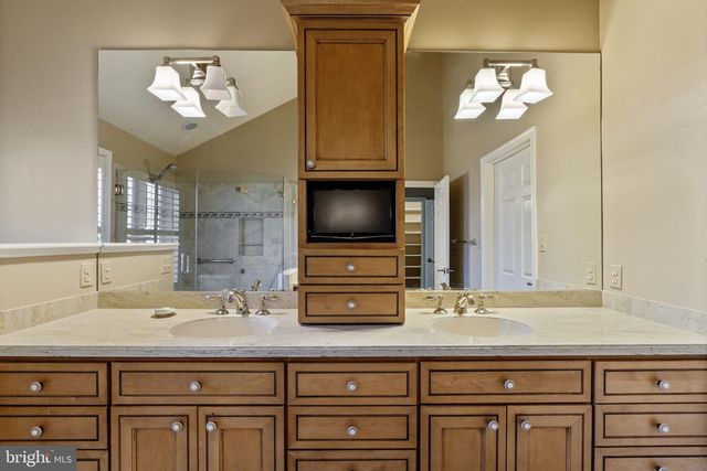 7 DEEP RUN RD, Lutherville Timonium, MD 21093