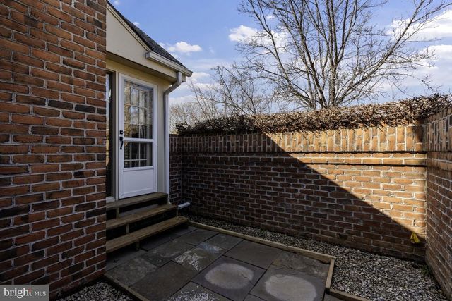 7 DEEP RUN RD, Lutherville Timonium, MD 21093