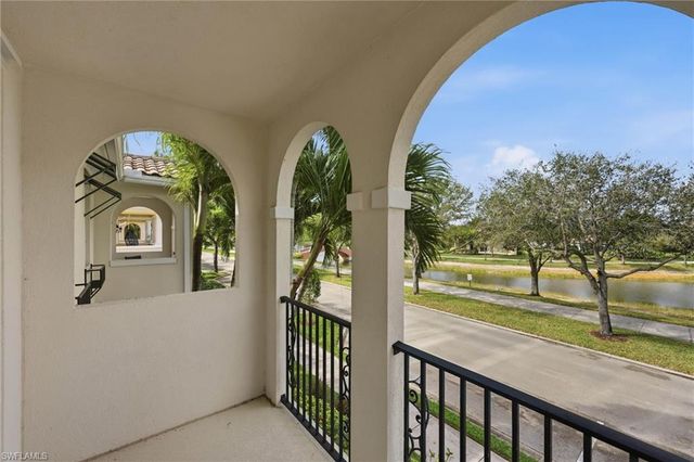 8108 Josefa WAY, Naples, FL 34114